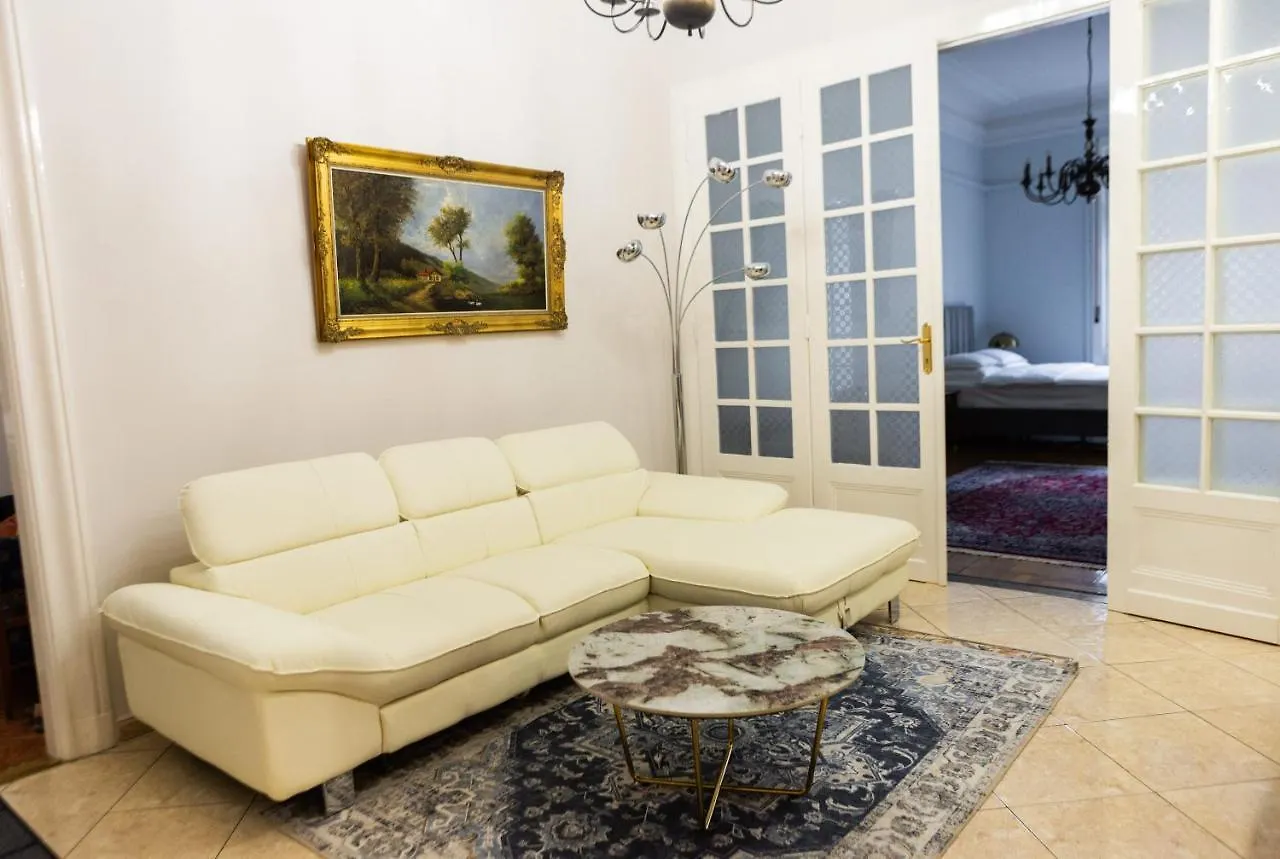 Luxury Downtown 3 Bedroom Apartment By Synagoge With Beautiful View Βουδαπέστη