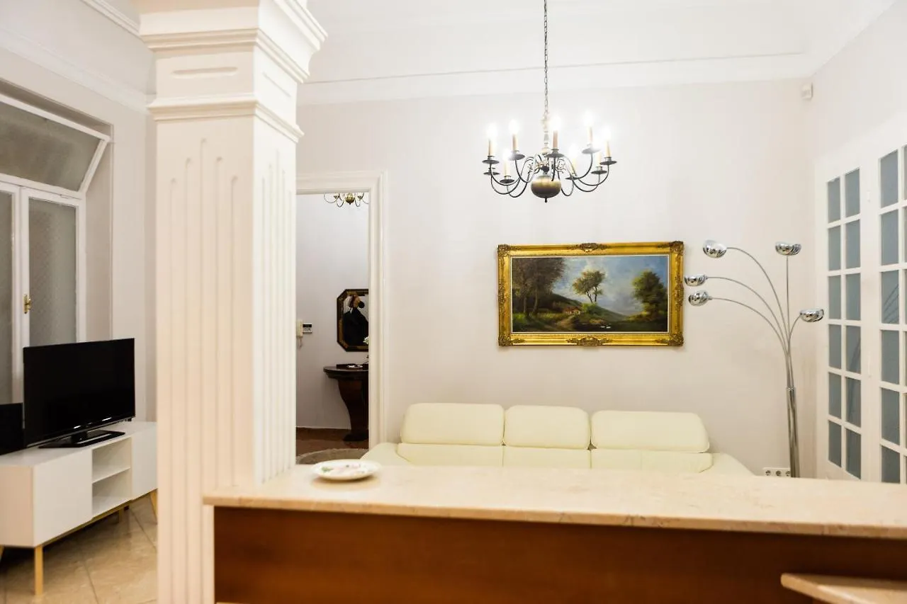 Luxury Downtown 3 Bedroom Apartment By Synagoge With Beautiful View Budapest 0*,  Ungarn