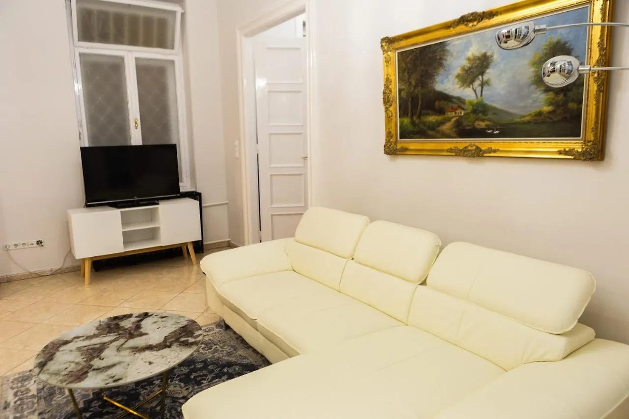 Luxury Downtown 3 Bedroom Apartment By Synagoge With Beautiful View Budapest