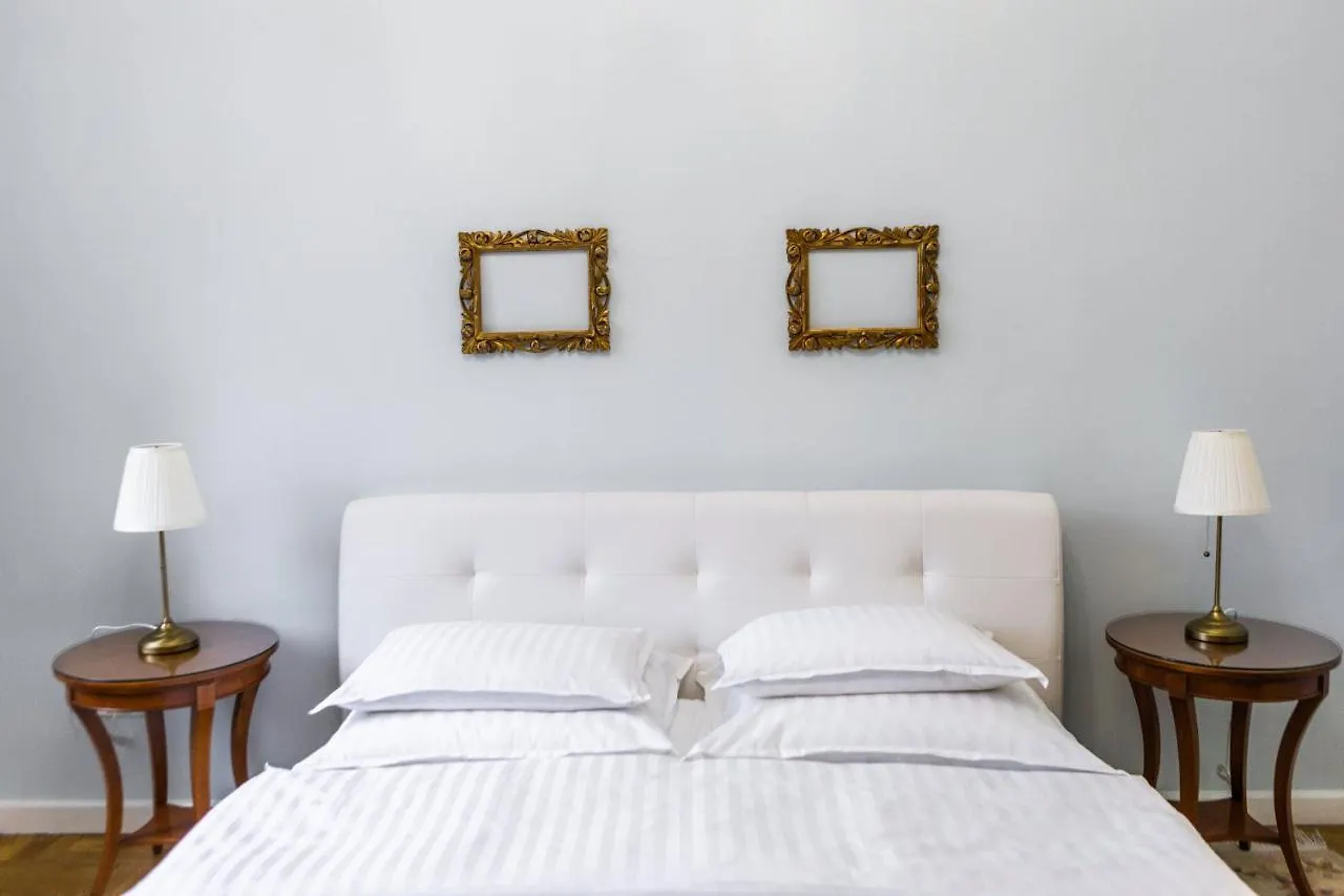 Luxury Downtown 3 Bedroom Apartment By Synagoge With Beautiful View Budapest