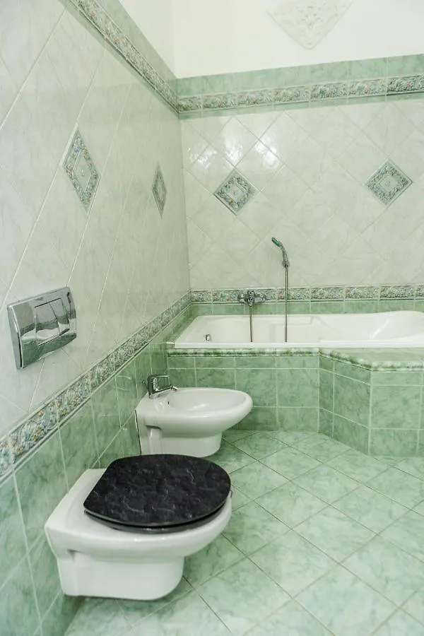 Luxury Downtown 3 Bedroom Apartment By Synagoge With Beautiful View Budapest