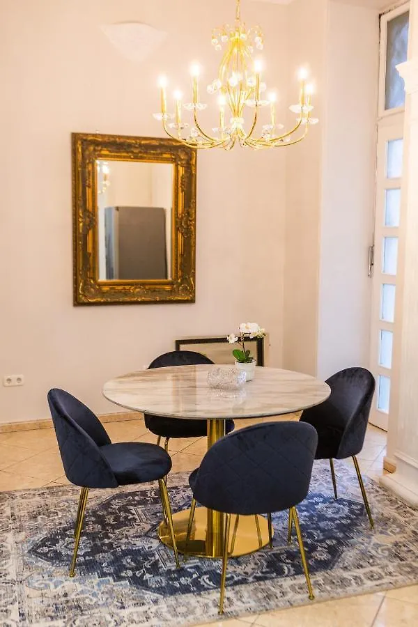 Luxury Downtown 3 Bedroom Apartment By Synagoge With Beautiful View Budapest