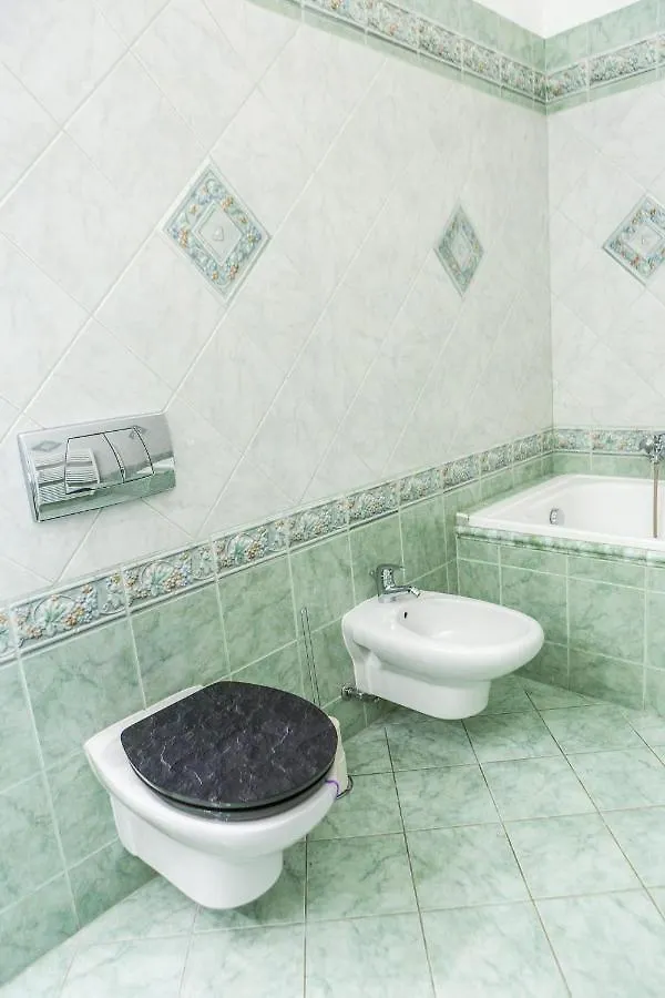 Luxury Downtown 3 Bedroom Apartment By Synagoge With Beautiful View Budapest 0*,