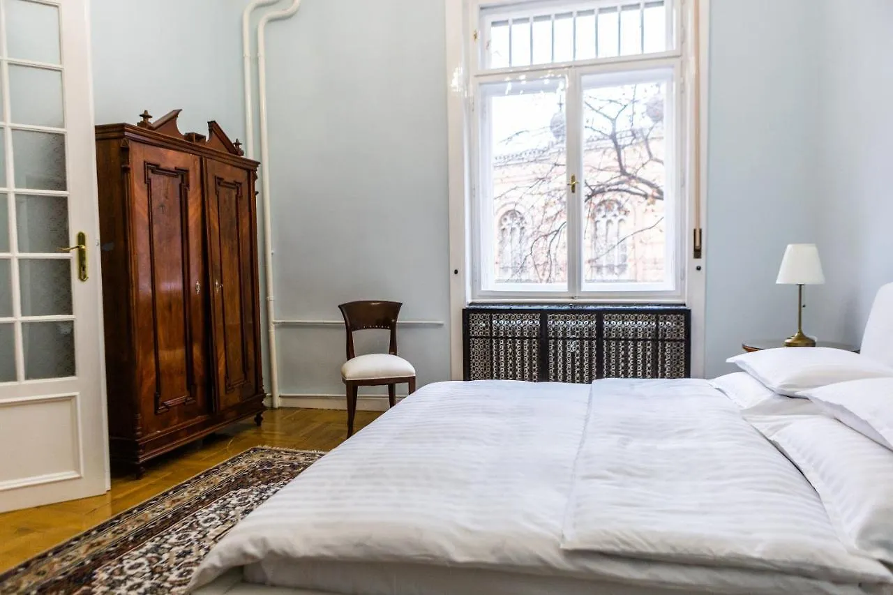 Luxury Downtown 3 Bedroom Apartment By Synagoge With Beautiful View Budapest