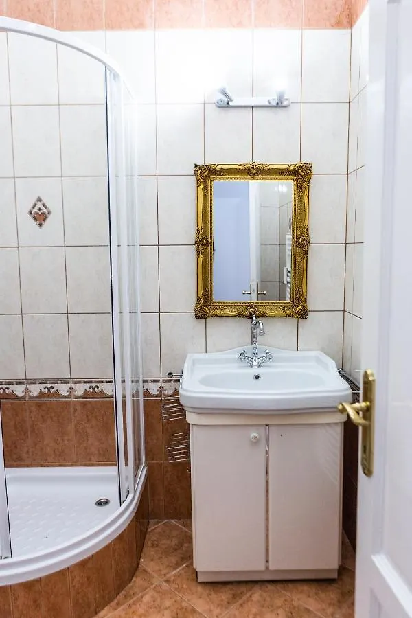 Luxury Downtown 3 Bedroom Apartment By Synagoge With Beautiful View Budapest