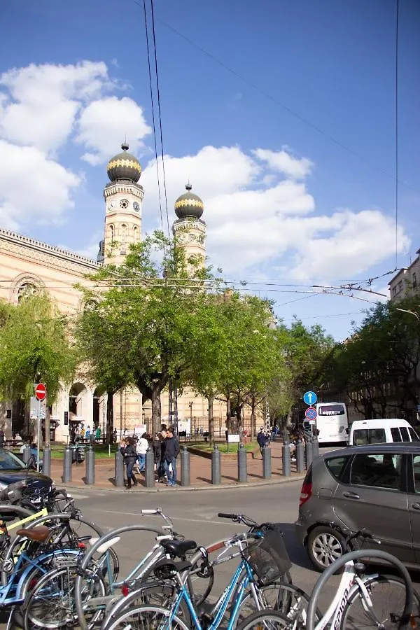 Luxury Downtown 3 Bedroom Apartment By Synagoge With Beautiful View Budapest Ungarn
